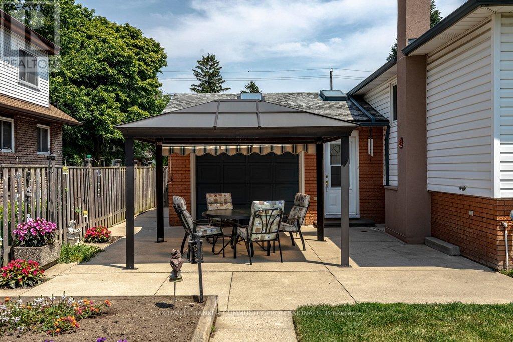 409 MOHAWK ROAD W - 34
