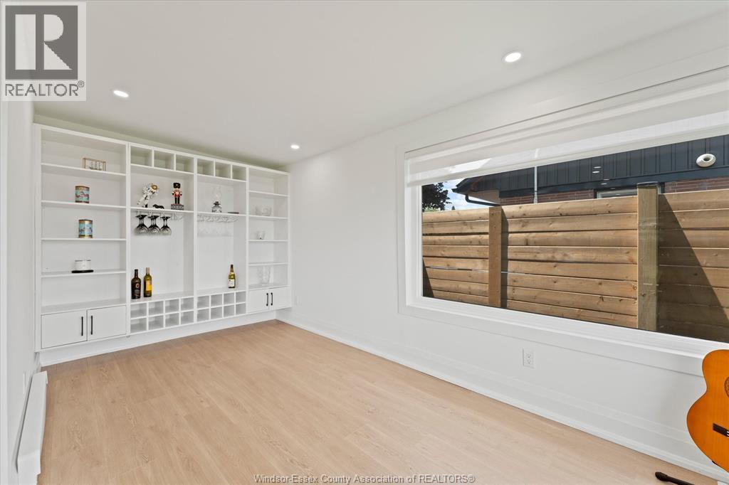 8190 RIVERSIDE DRIVE - 11