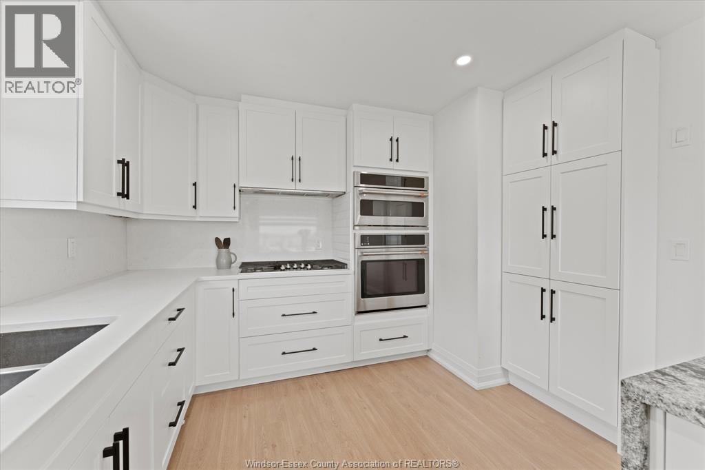 8190 RIVERSIDE DRIVE - 16