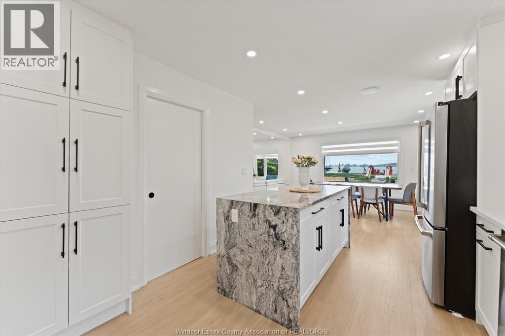 8190 RIVERSIDE DRIVE - 18