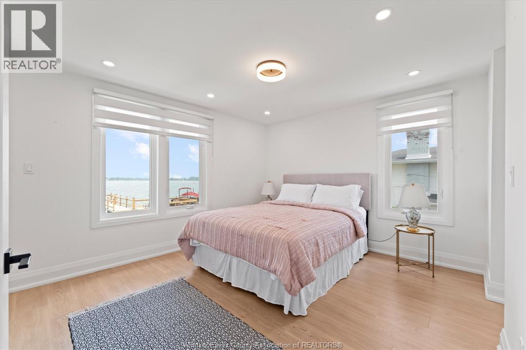 8190 RIVERSIDE DRIVE - 19