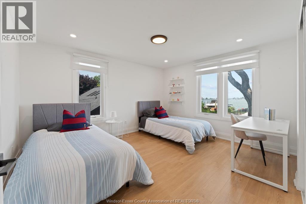 8190 RIVERSIDE DRIVE - 20
