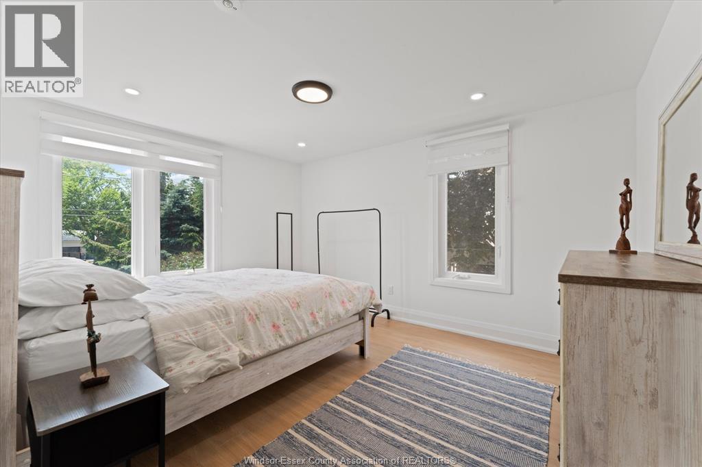 8190 RIVERSIDE DRIVE - 21