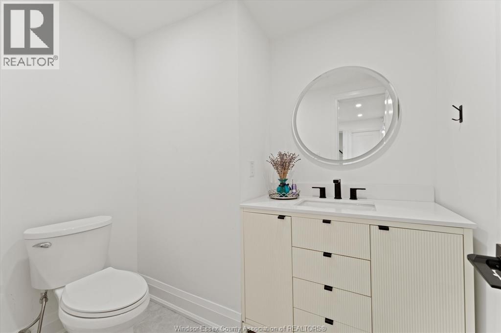 8190 RIVERSIDE DRIVE - 26