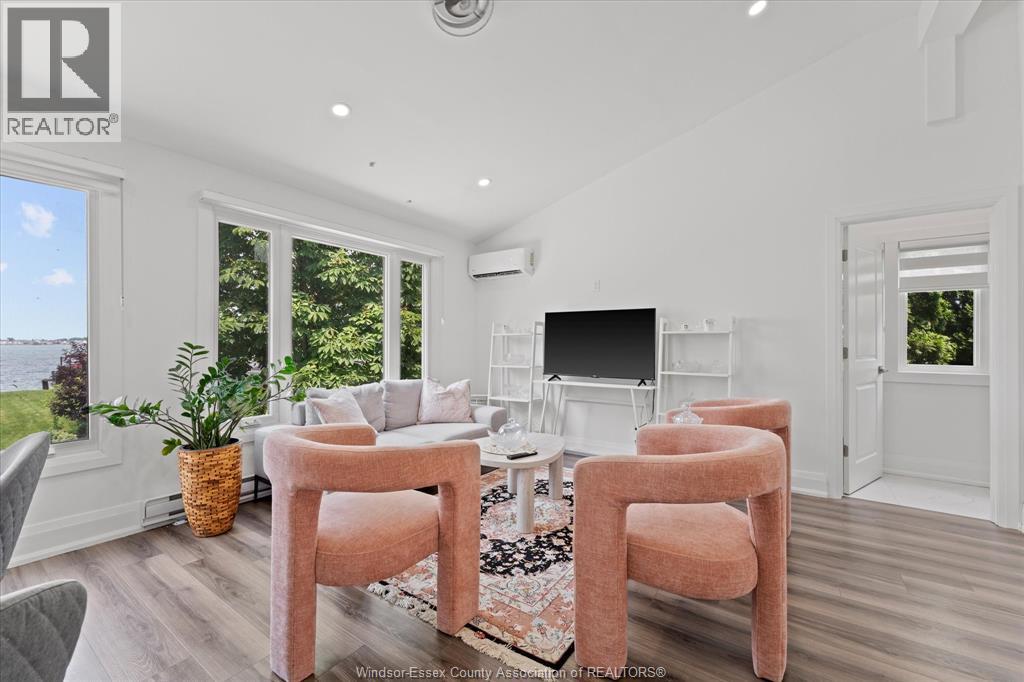 8190 RIVERSIDE DRIVE - 30