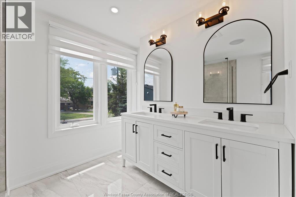 8190 RIVERSIDE DRIVE - 33
