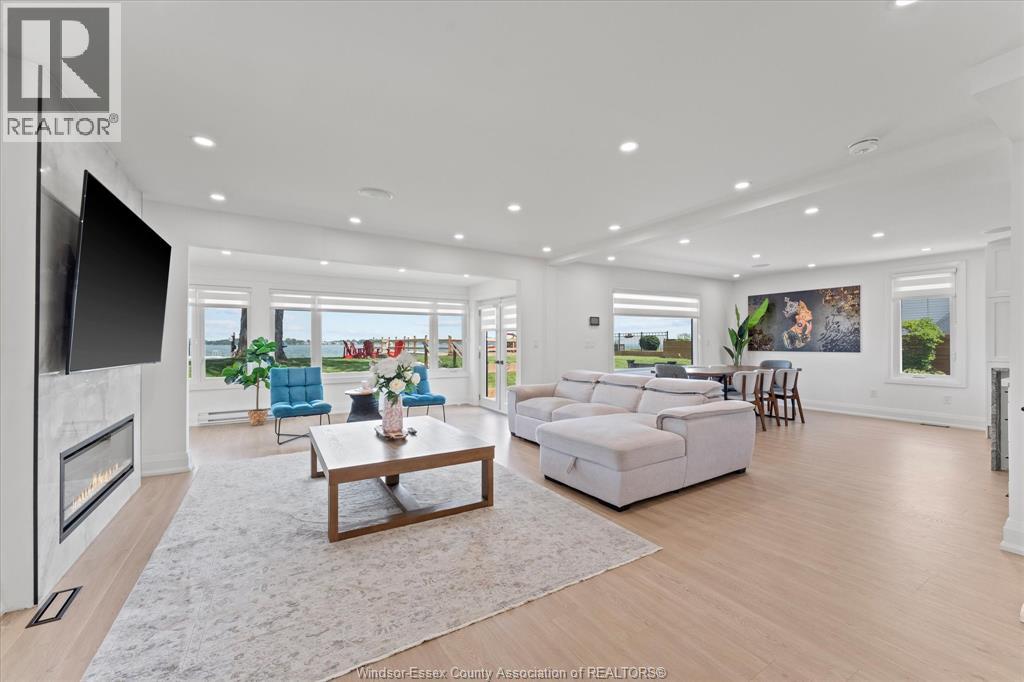 8190 RIVERSIDE DRIVE - 7