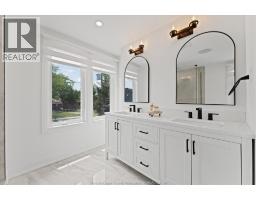 8190 Riverside Drive, Windsor, ON N8S1E4 Photo 33