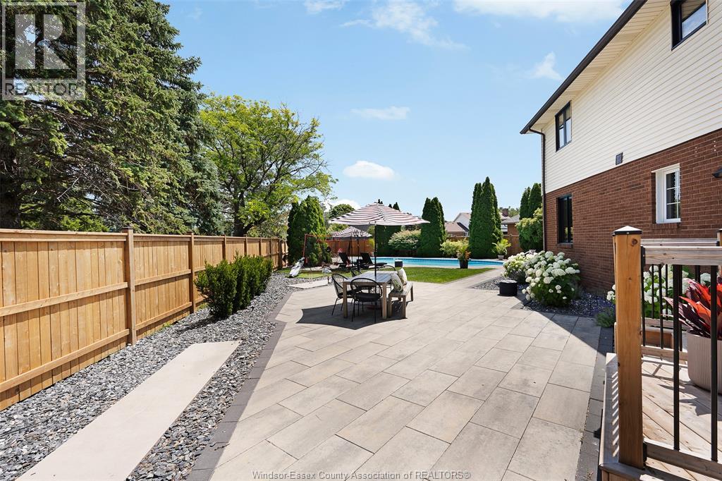 657 DRESDEN PLACE - 11