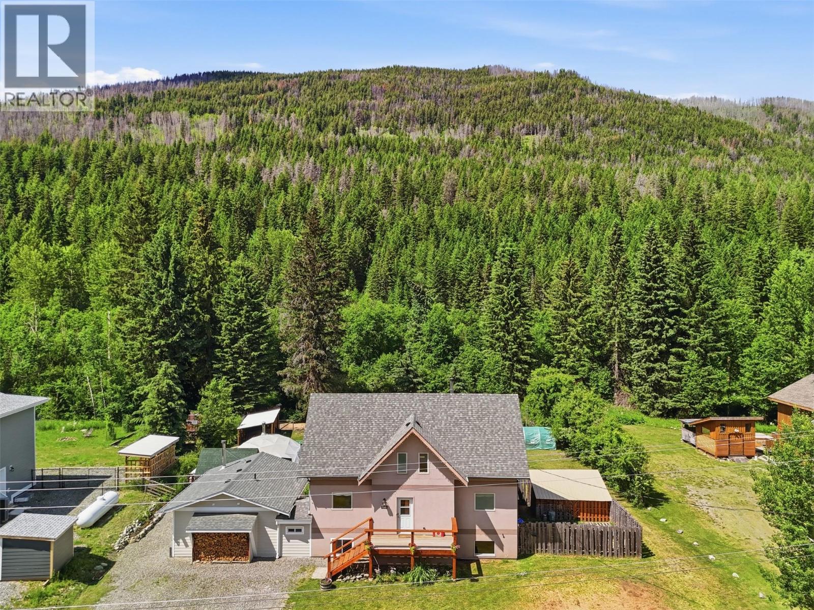 7153 CAHILTY Road, Kamloops — photo 3