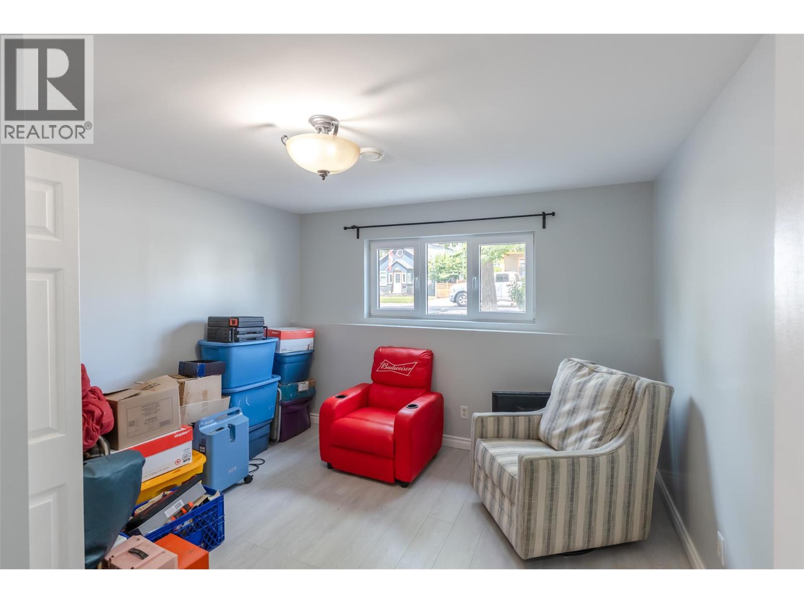 564 Alexander Avenue, Penticton
