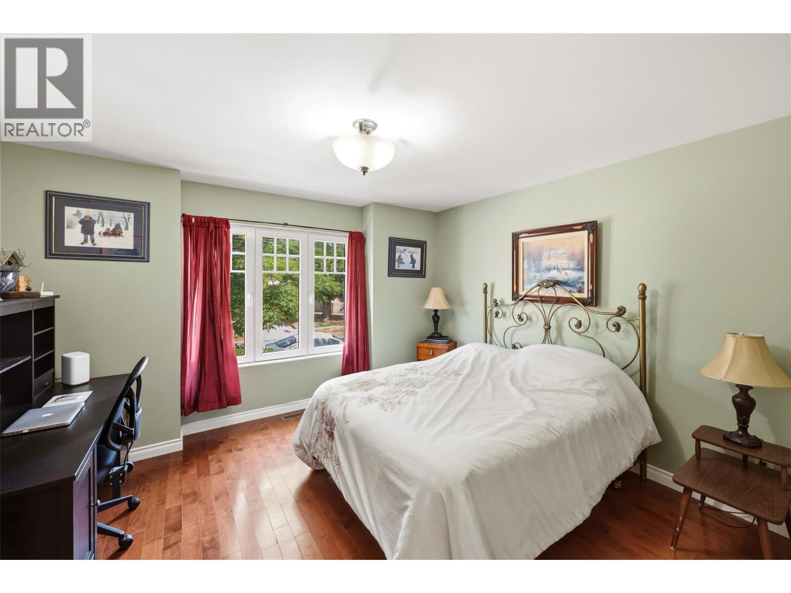 564 Alexander Avenue, Penticton