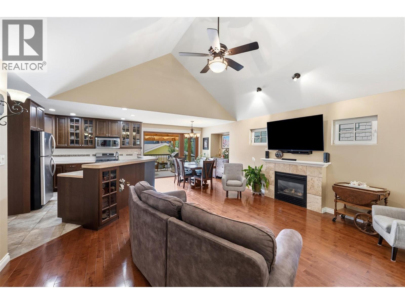 564 Alexander Avenue, Penticton