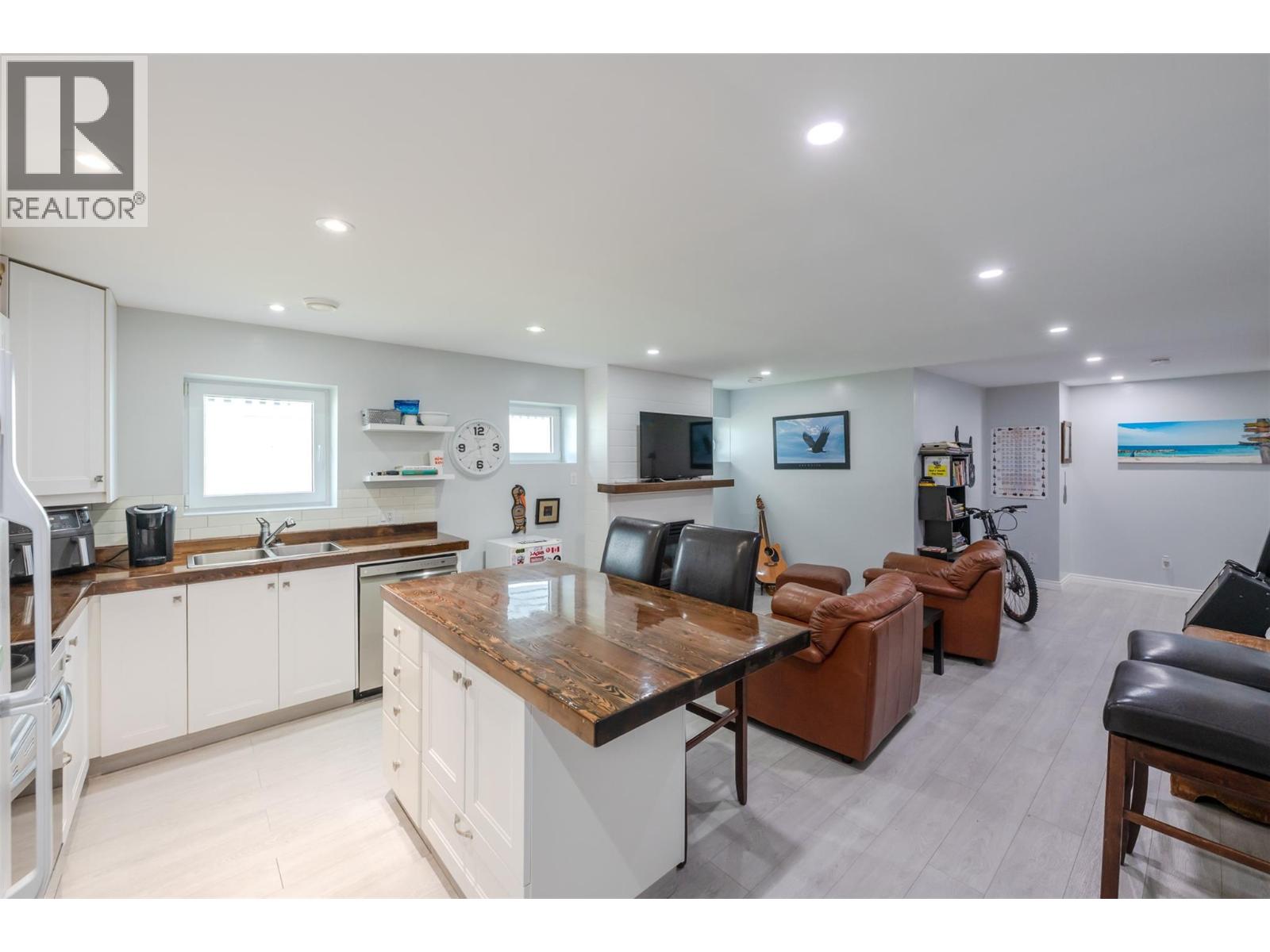 564 Alexander Avenue, Penticton