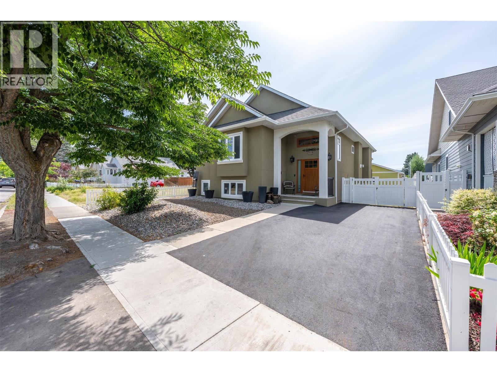 564 Alexander Avenue, Penticton