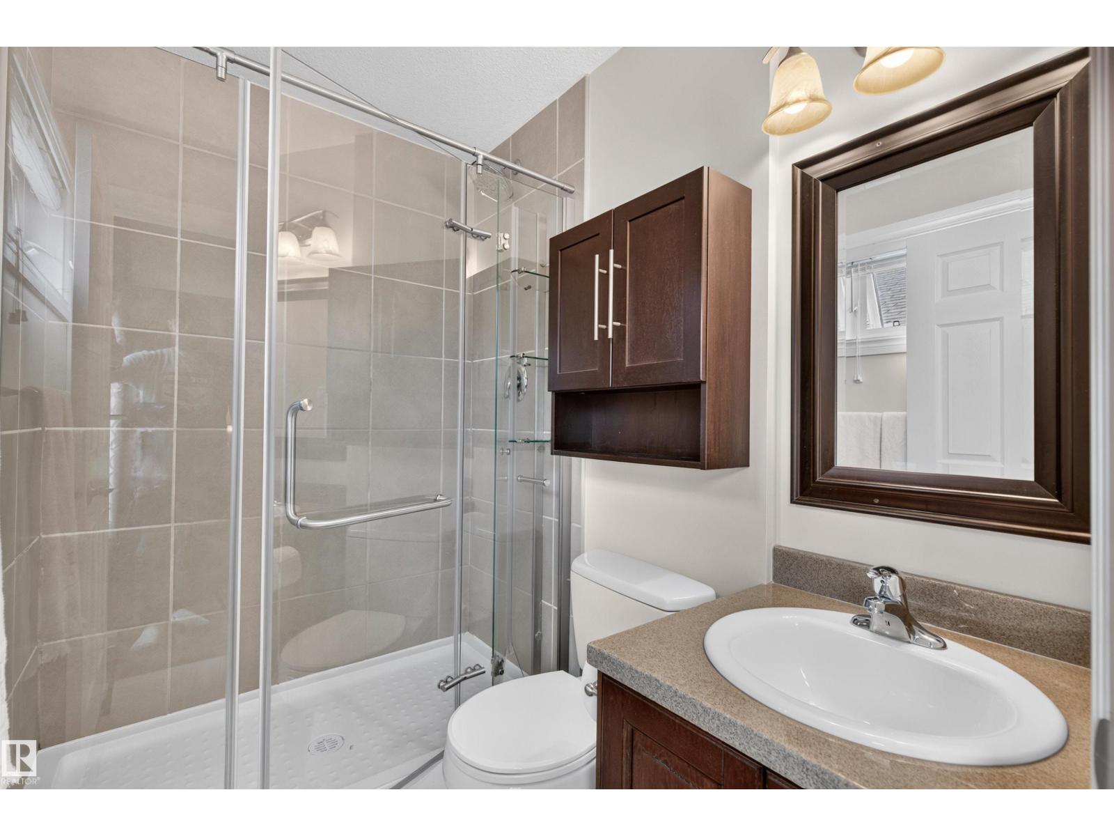 210 23 ST — photo 15