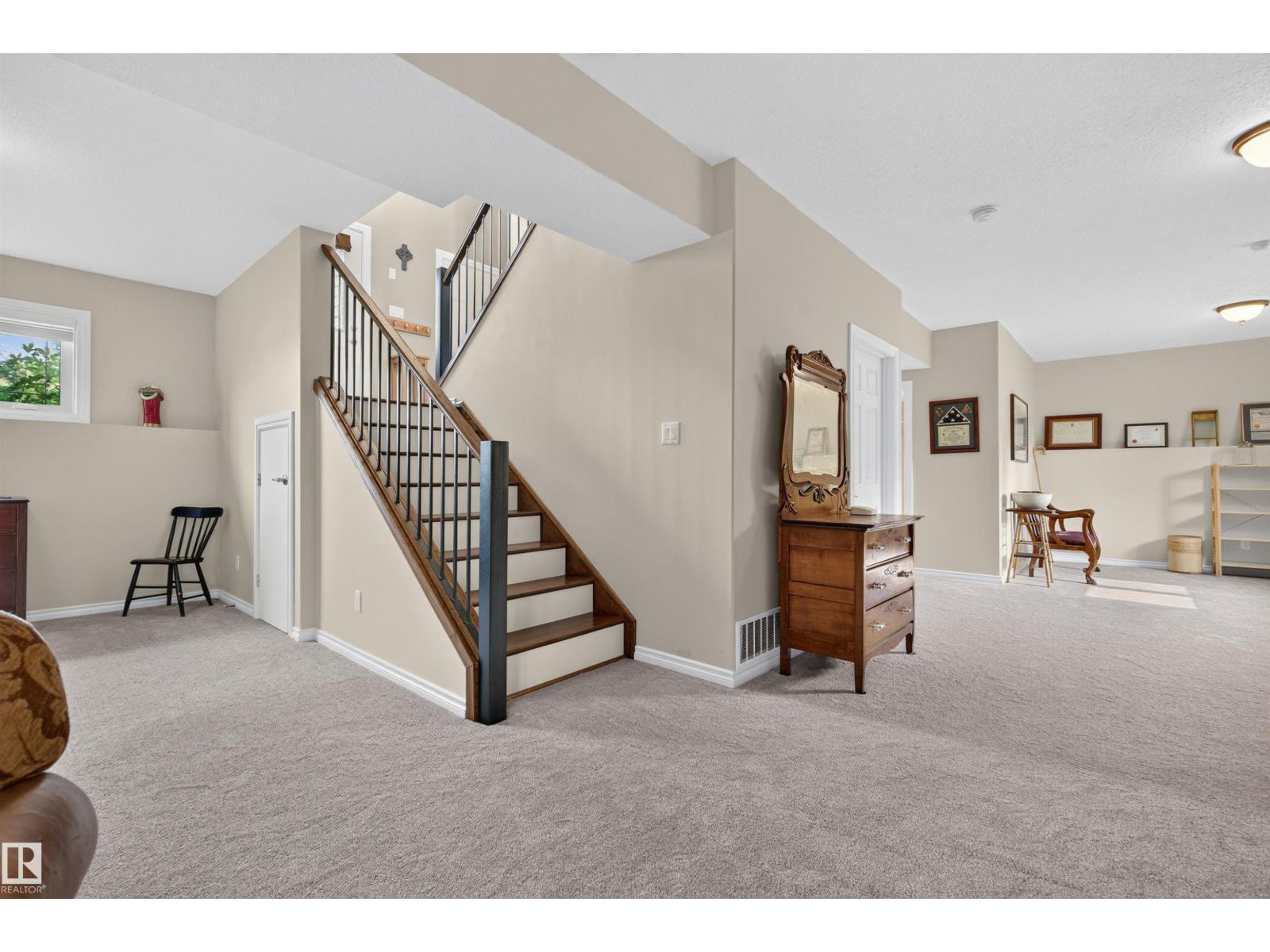 210 23 ST — photo 24