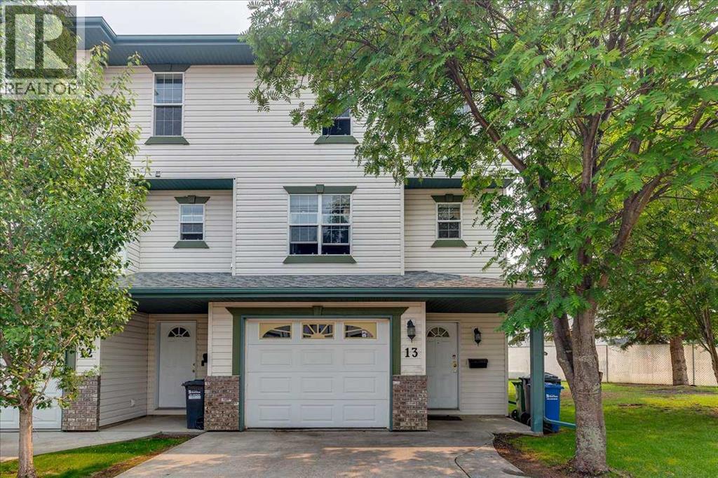 13 Kerry Wood Mews - 1
