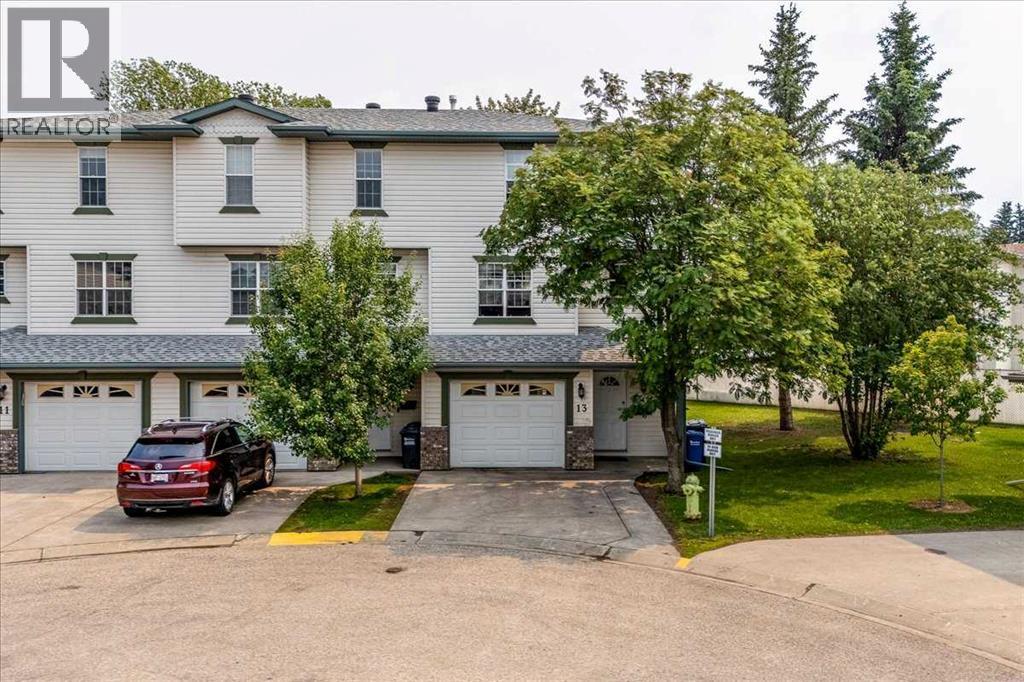 13 Kerry Wood Mews - 38