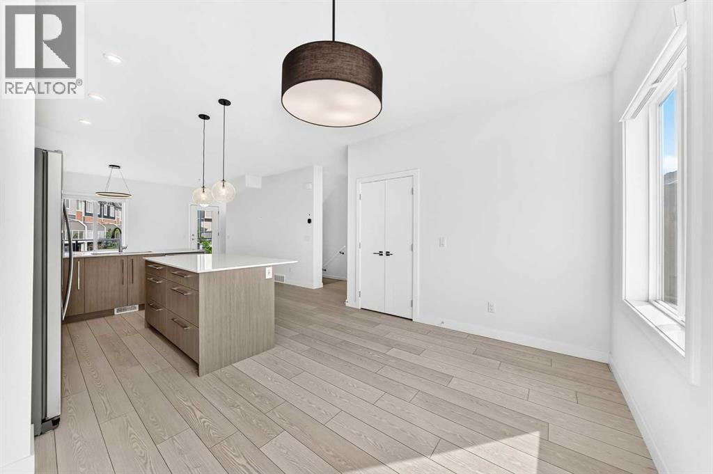 #802 335 Creekside Boulevard SW - 23