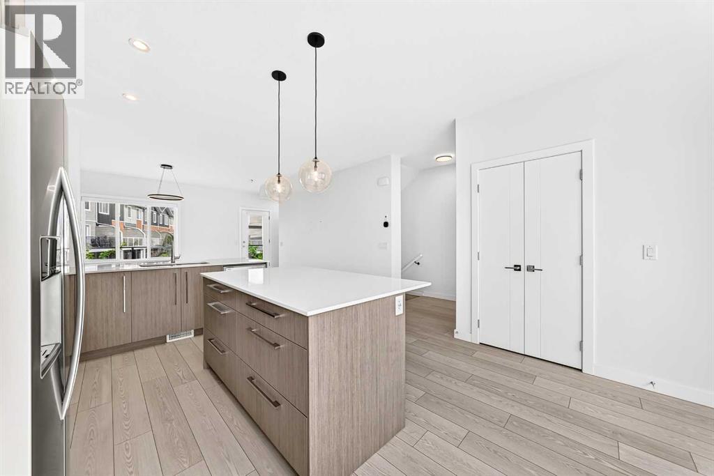 #802 335 Creekside Boulevard SW - 10