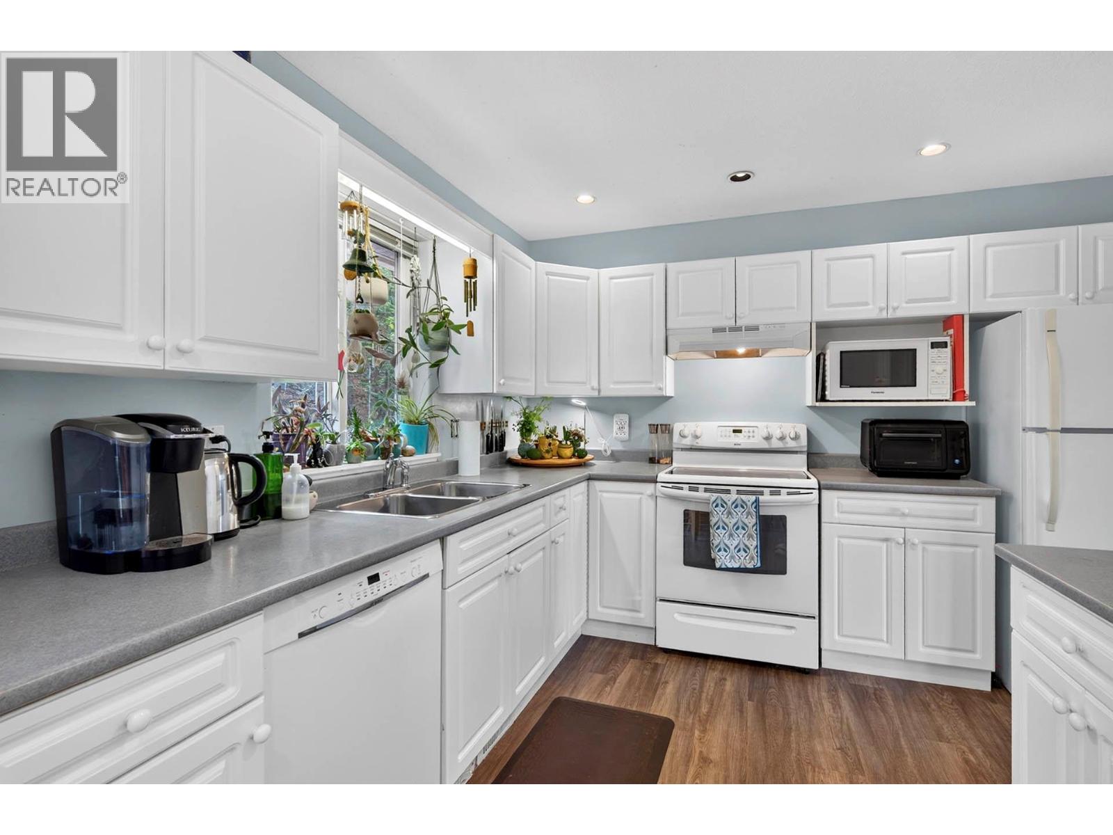 2781 SKEENA Drive - 9