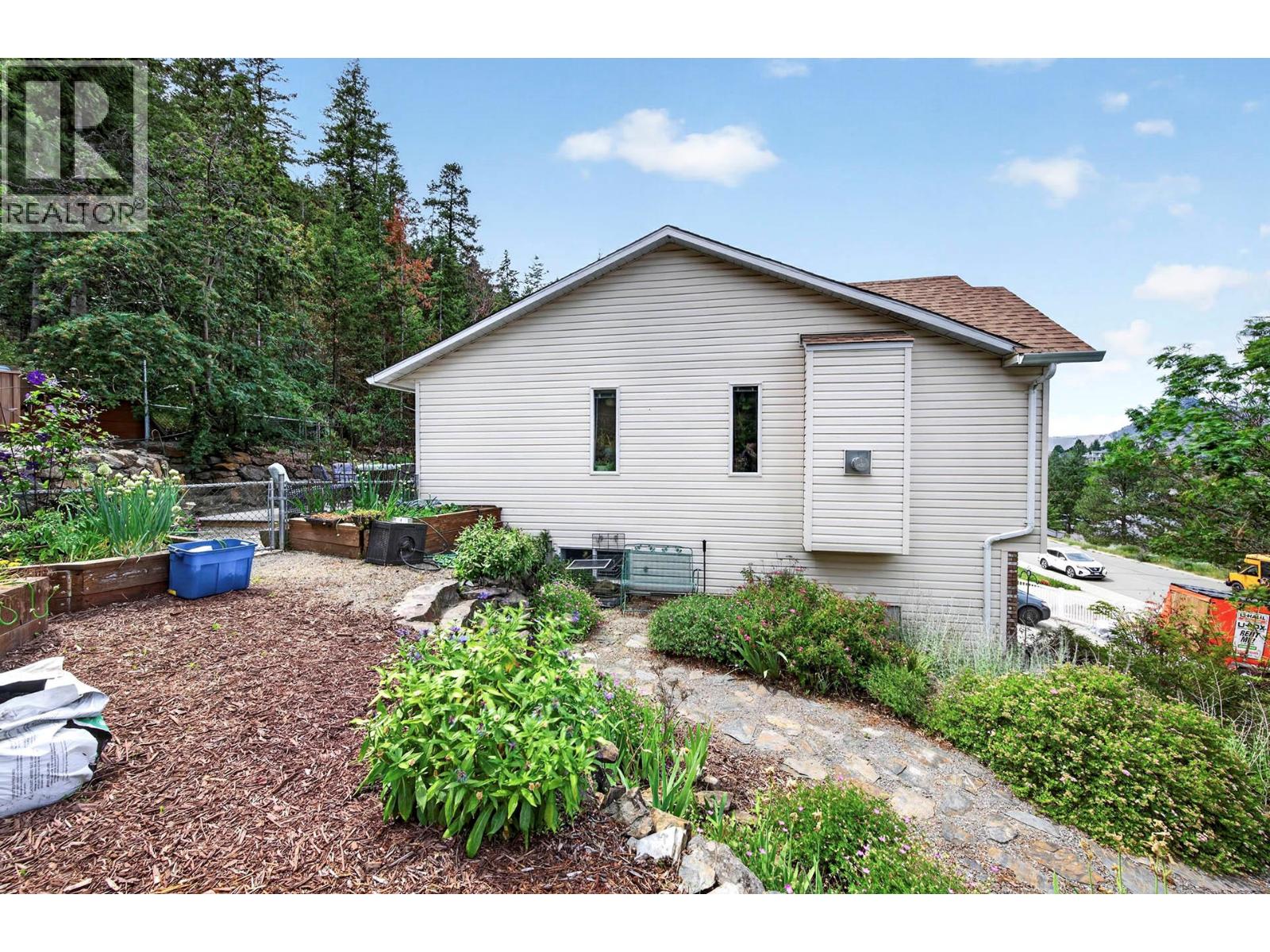 2781 SKEENA Drive - Image 32