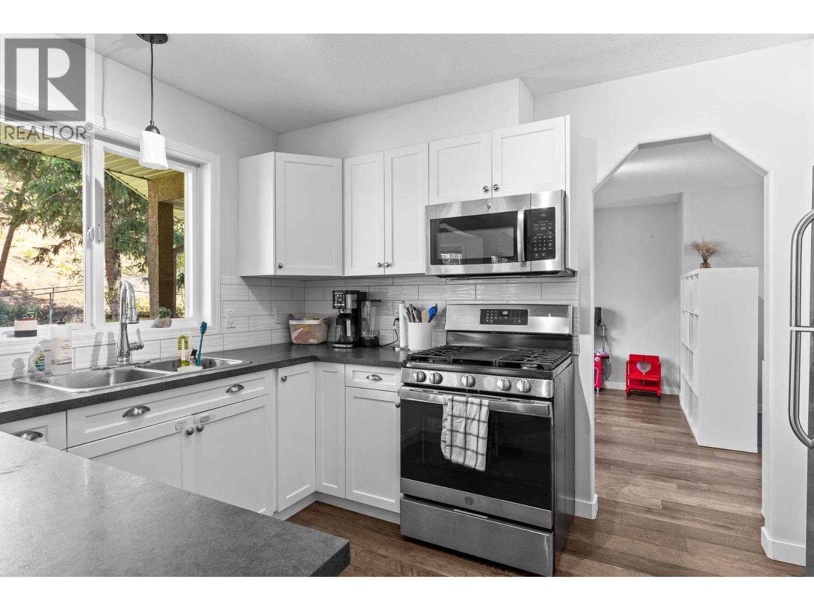 2431 Asquith Court - 14