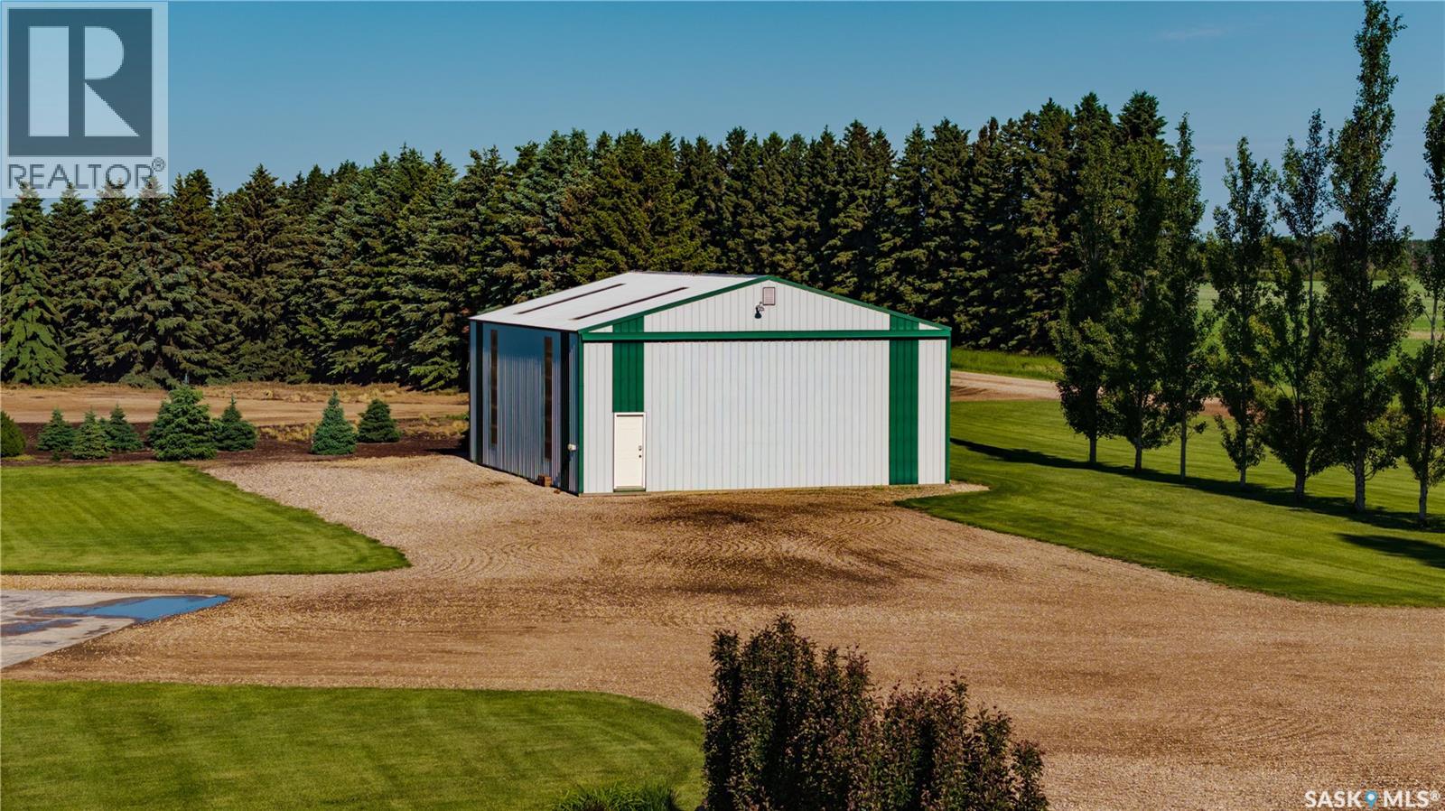 Hiebert Acreage — photo 6