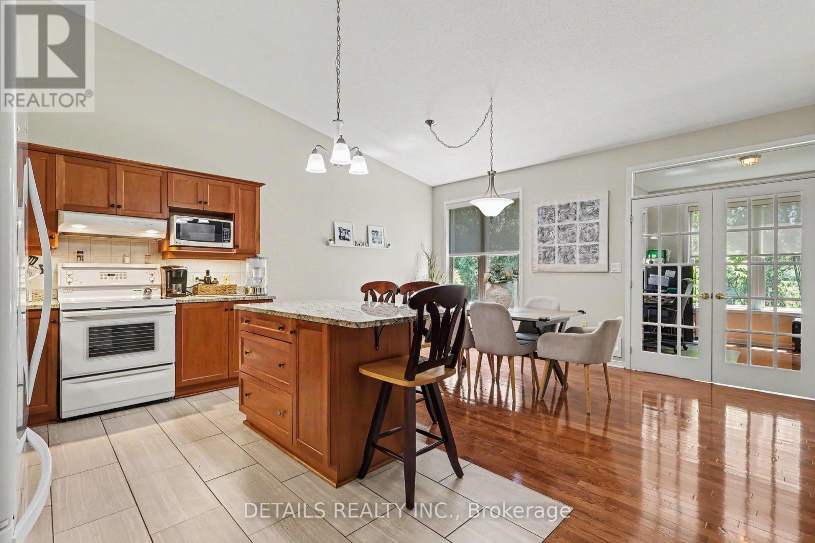 631 COUNTRY TRAIL - 10