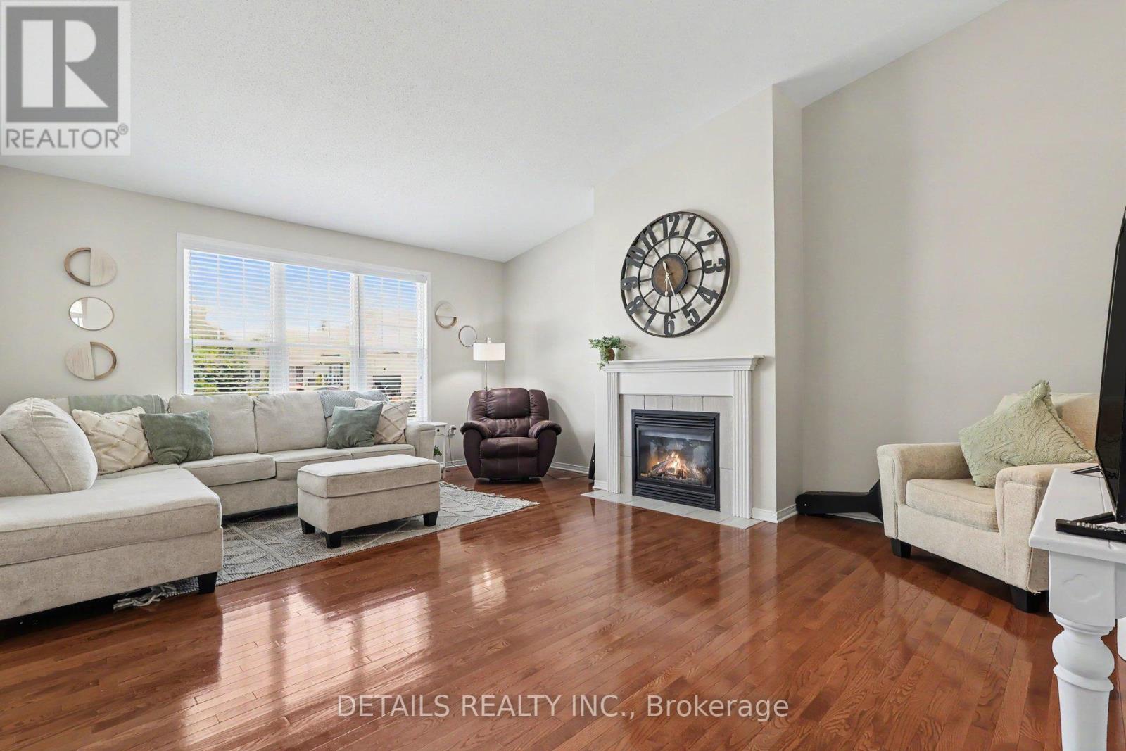 631 COUNTRY TRAIL - 11