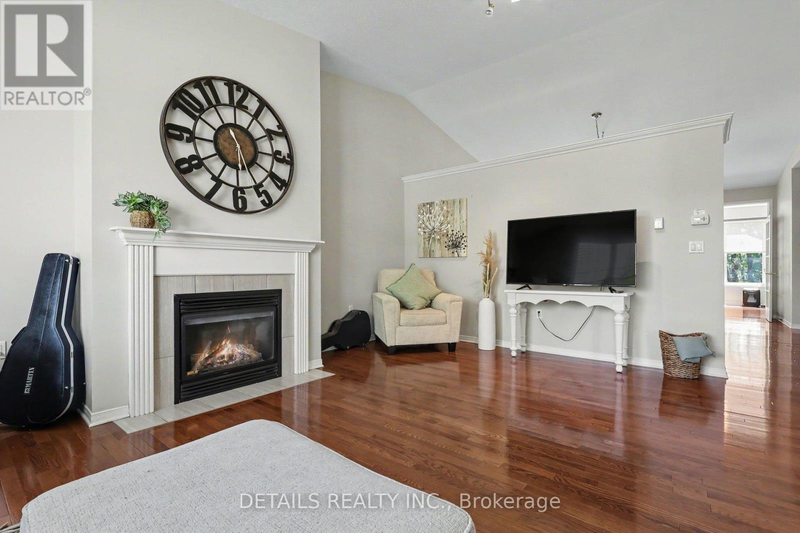 631 COUNTRY TRAIL - 12