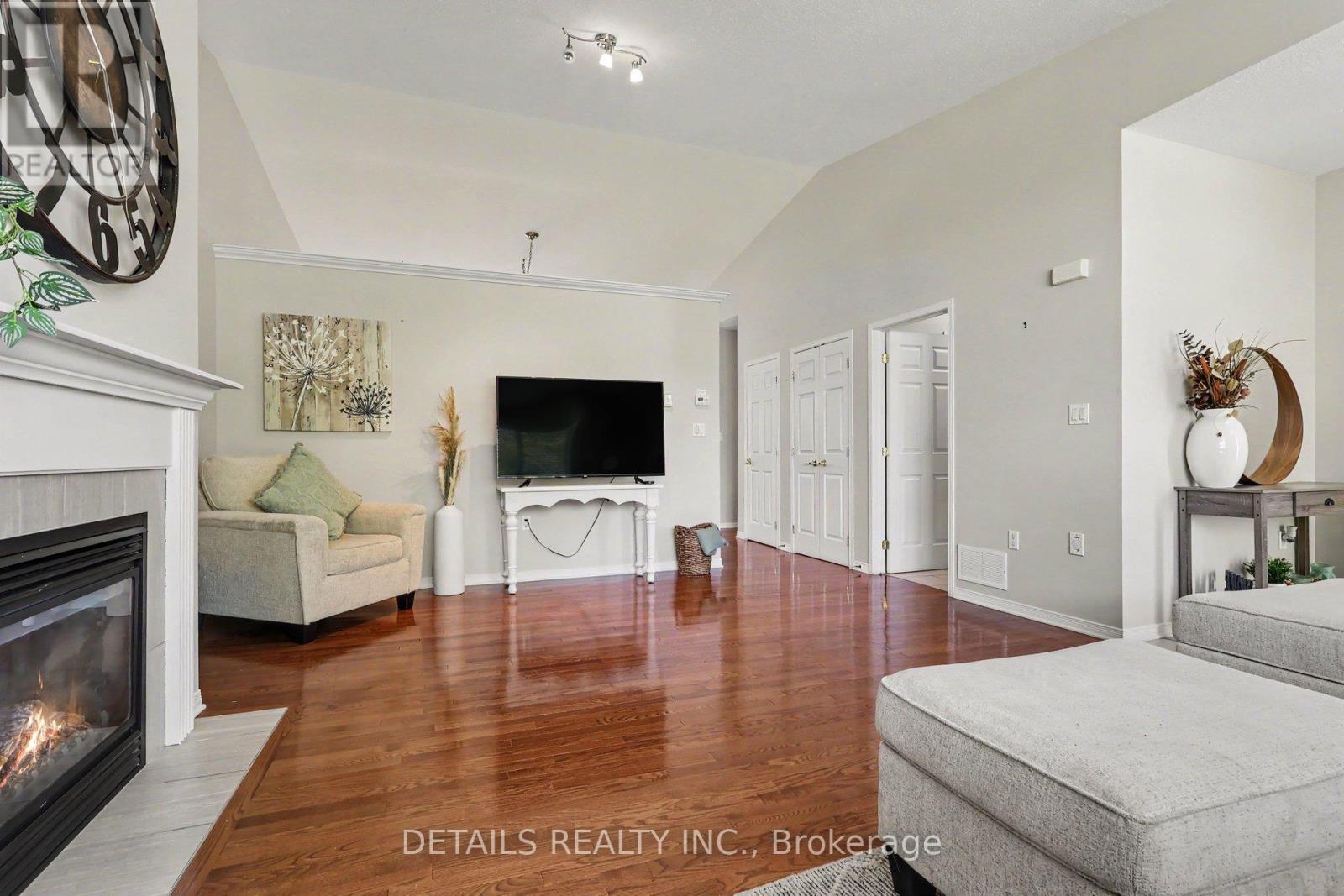631 COUNTRY TRAIL - 13