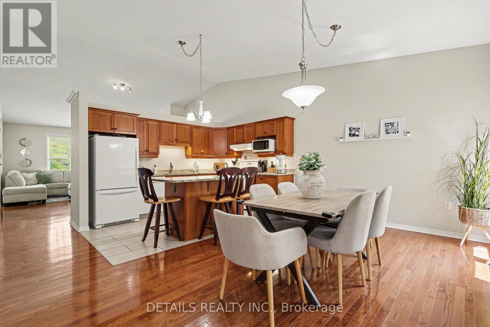 631 COUNTRY TRAIL - 4