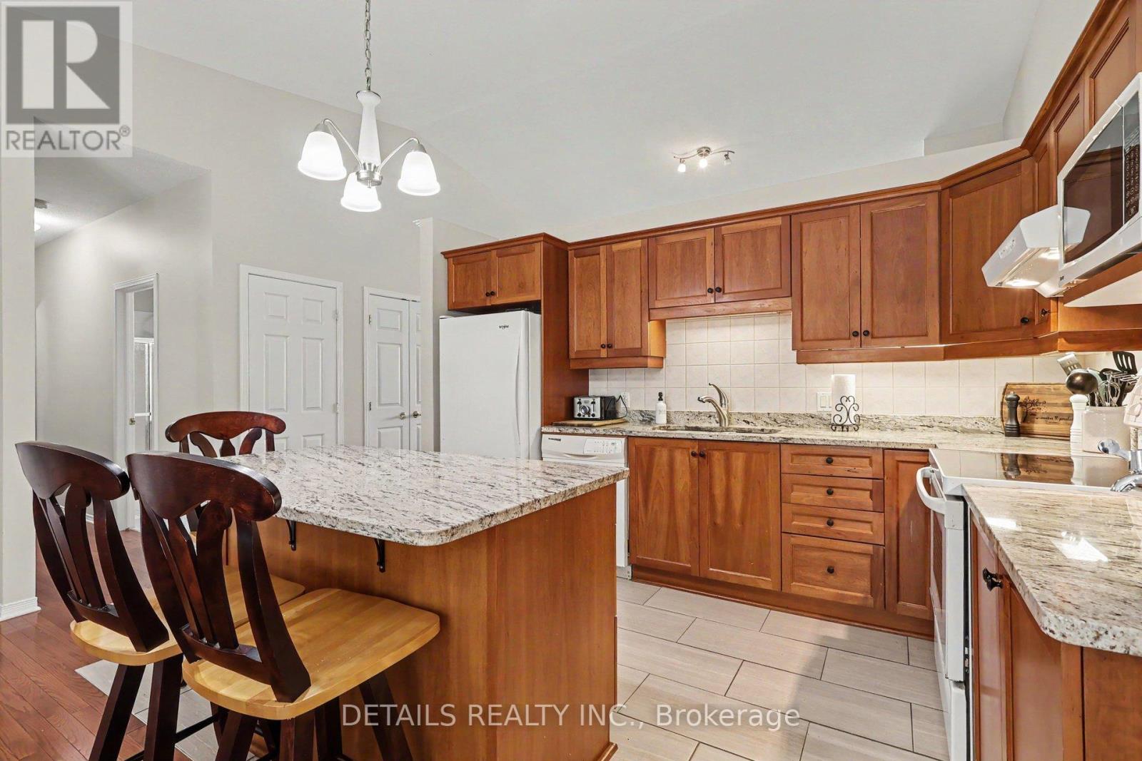 631 COUNTRY TRAIL - 7