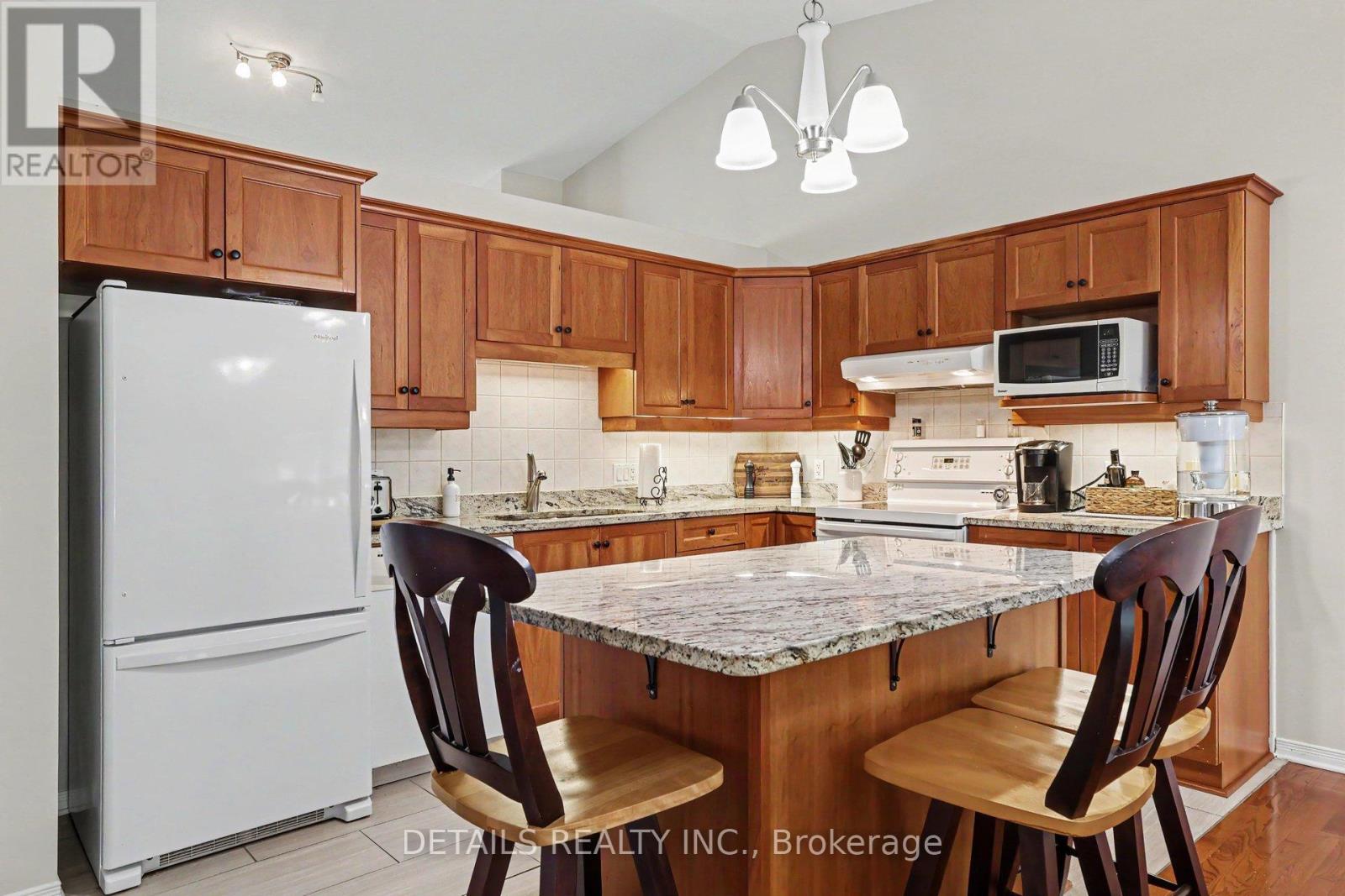 631 COUNTRY TRAIL - 9