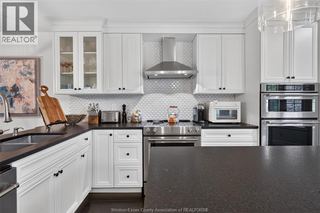 208 CRYSTAL BAY DRIVE - 10