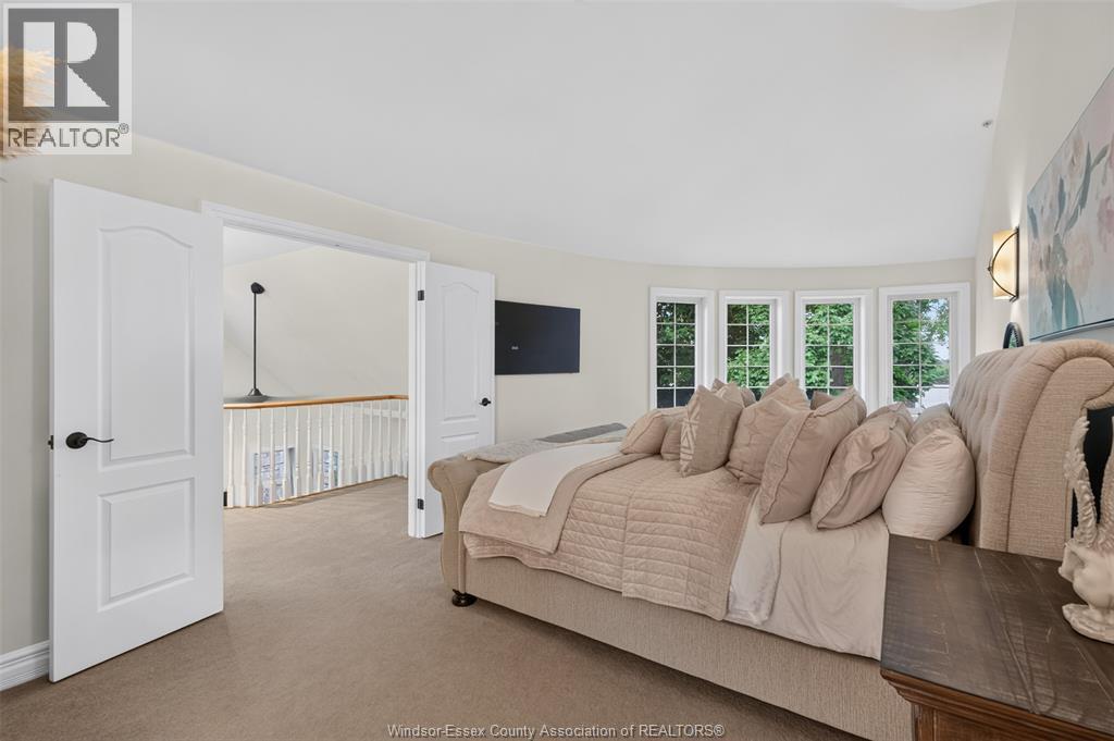 208 CRYSTAL BAY DRIVE - 24