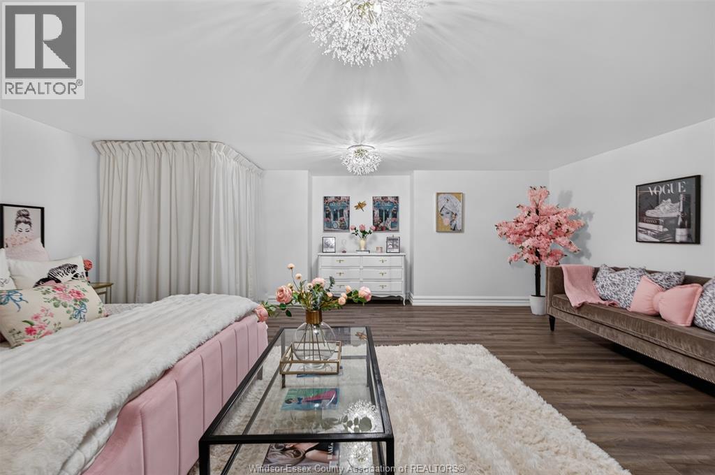 208 CRYSTAL BAY DRIVE - 33