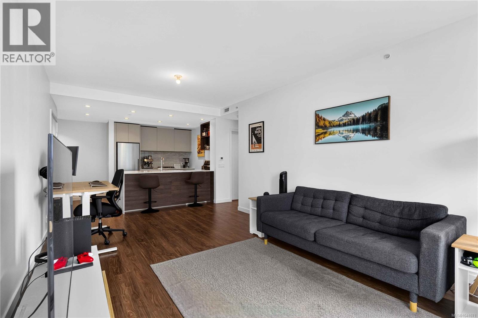 #901 363 Tyee Rd - 14