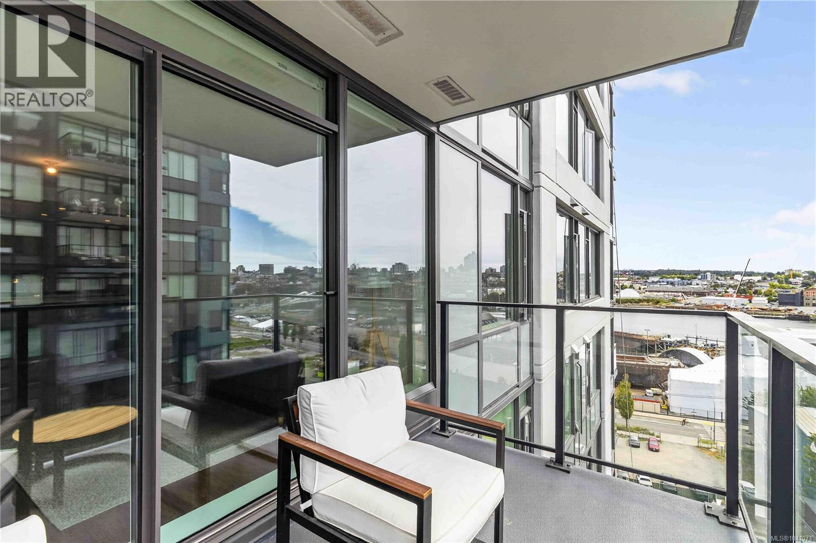 #901 363 Tyee Rd - 24