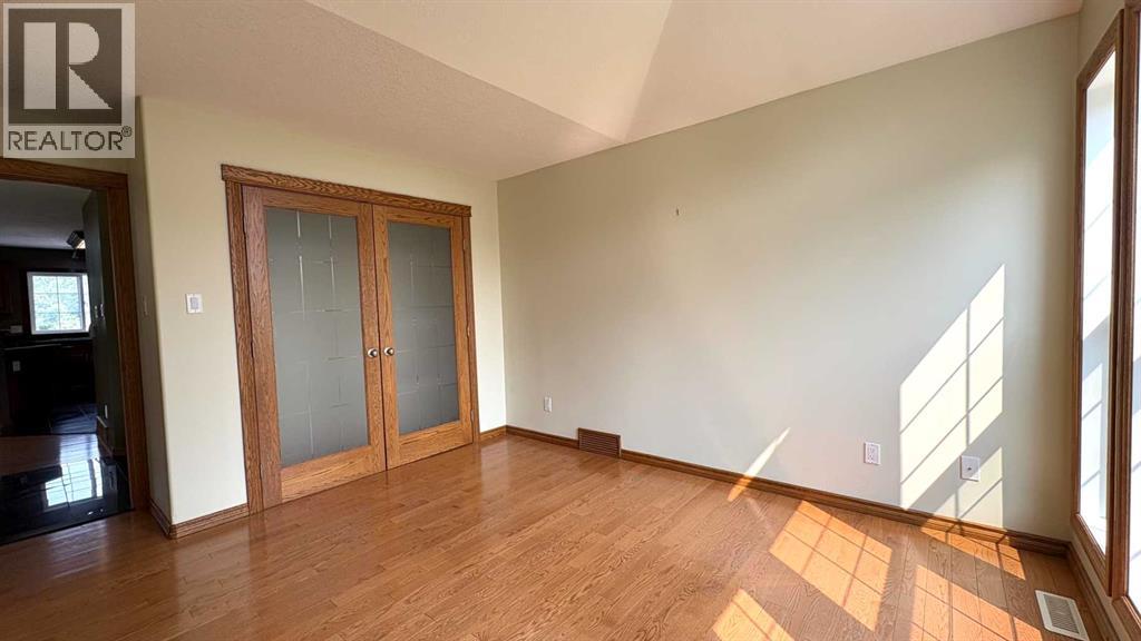 6 Cedar Crescent - 21