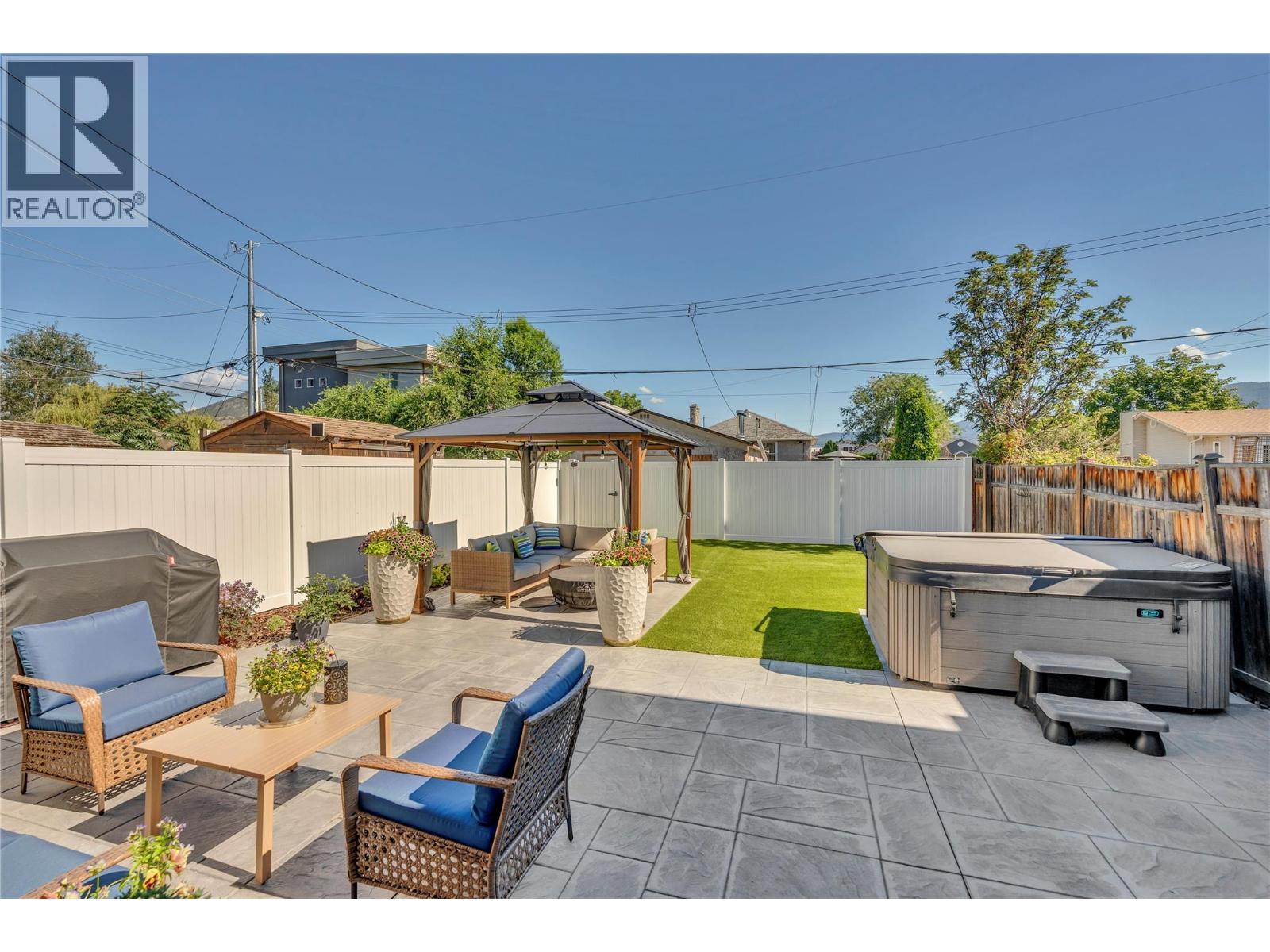 787 Kamloops Avenue - 1