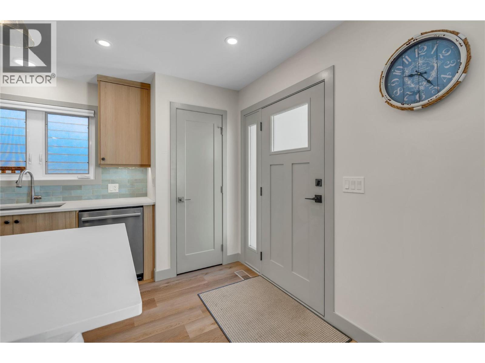 787 Kamloops Avenue - 7