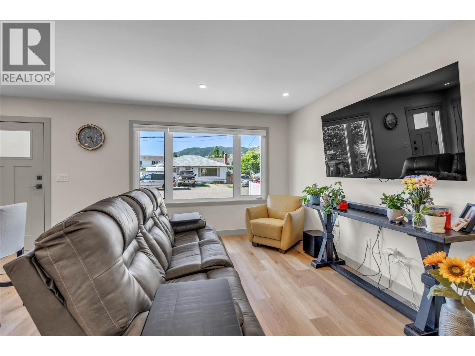 787 Kamloops Avenue - 4