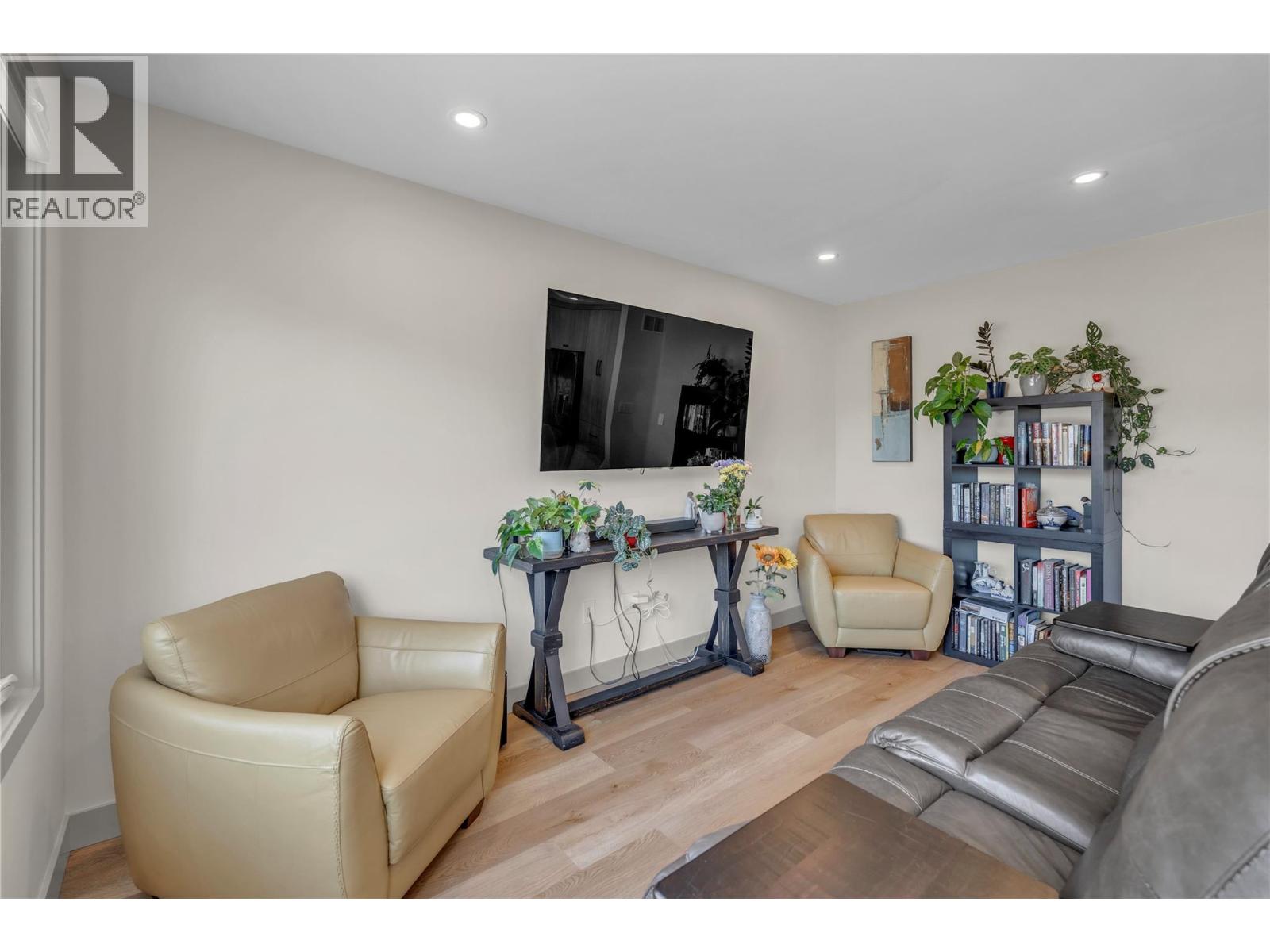 787 Kamloops Avenue - 5
