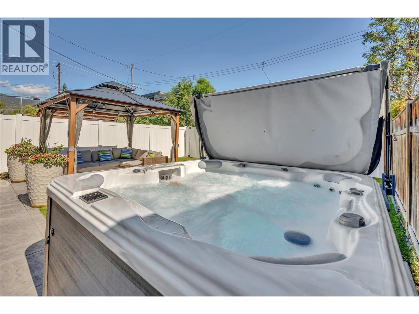787 Kamloops Avenue - 31