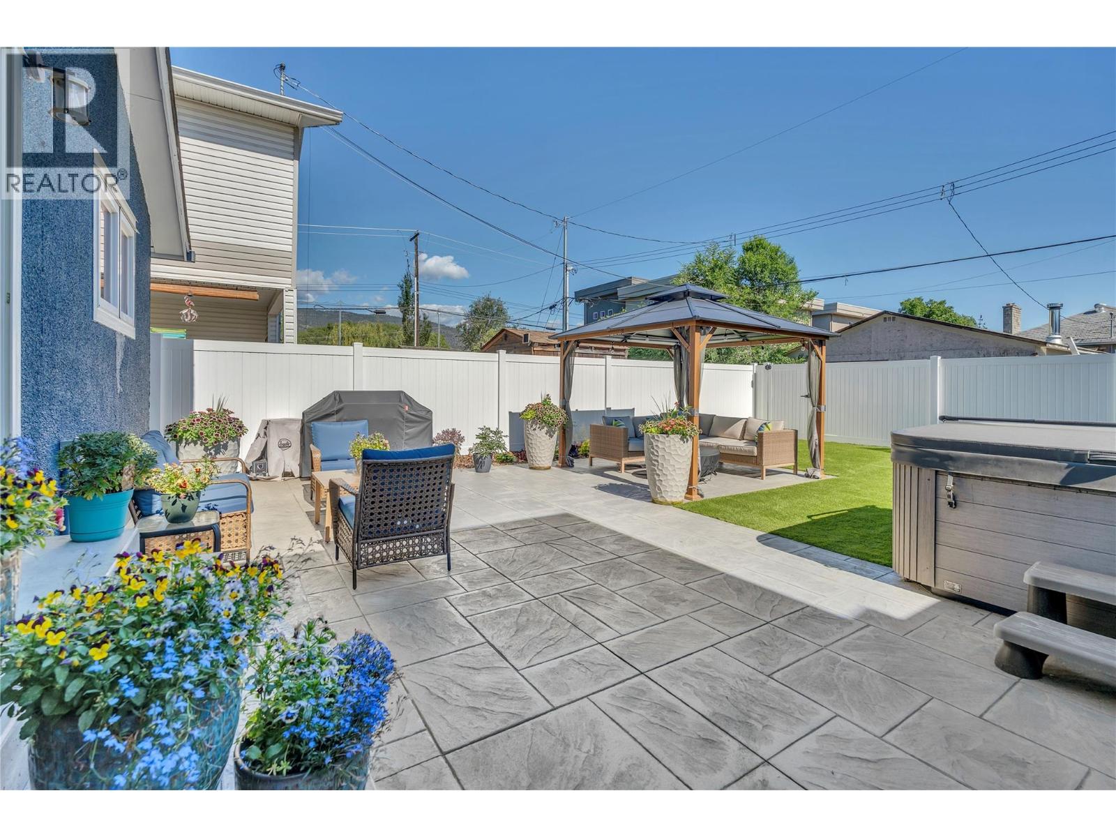 787 Kamloops Avenue - 29
