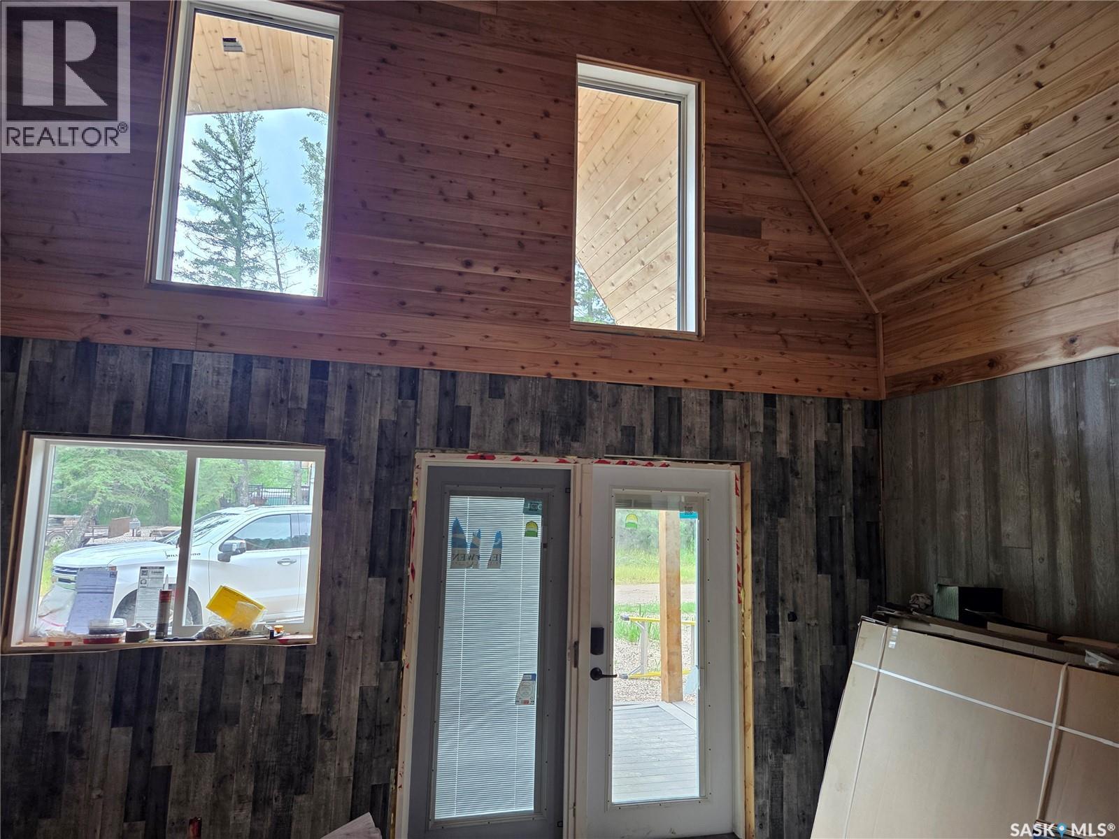 565 Maple AVENUE - 3