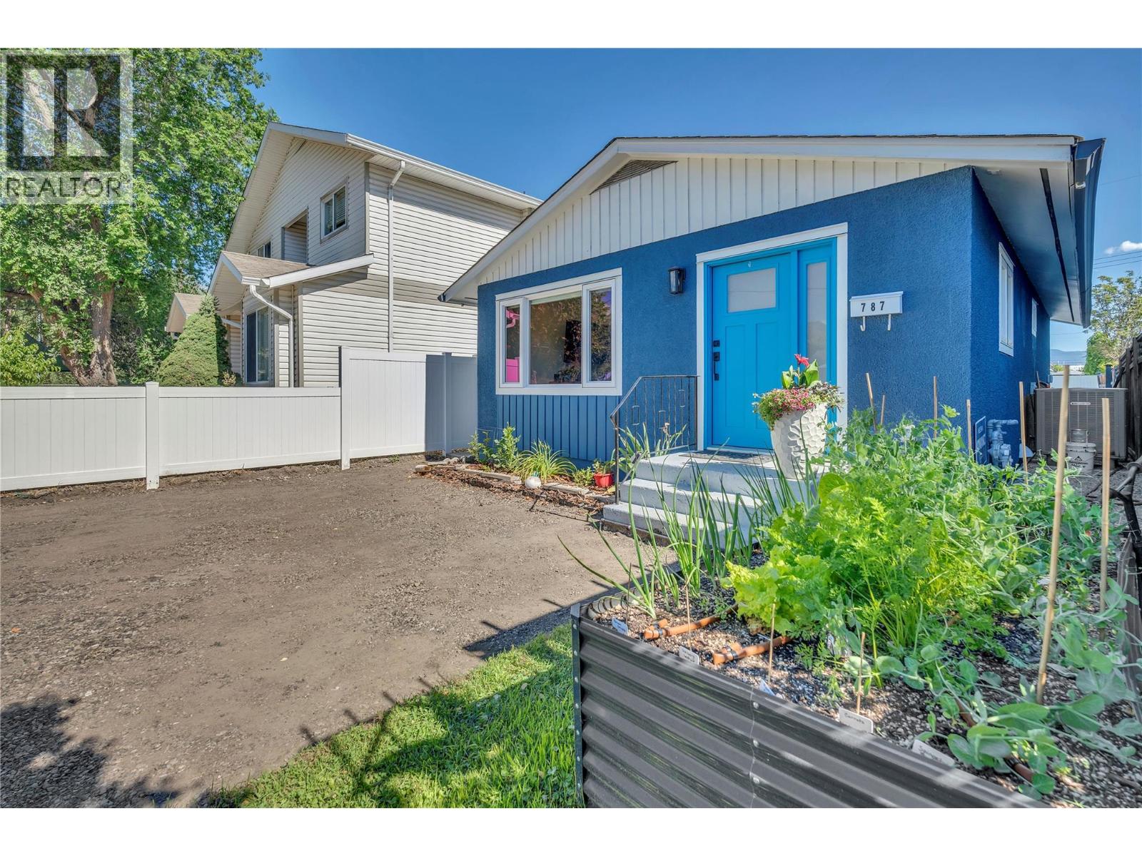 787 Kamloops Avenue - 27